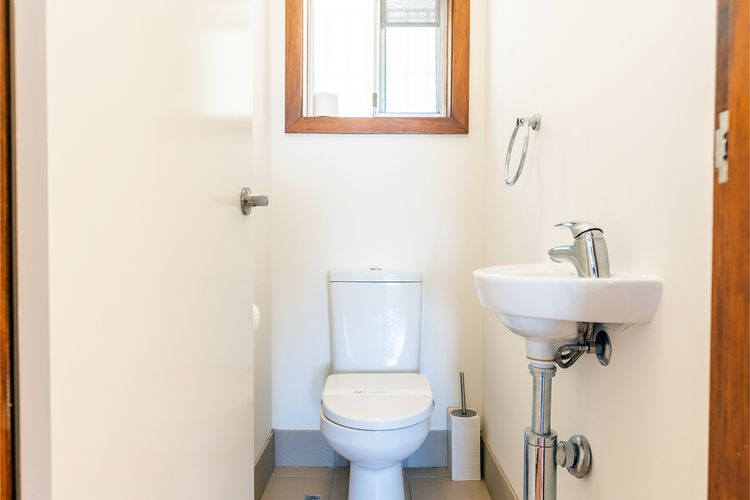 10 Garuwa Street – Fabulous Fingal Bay water views