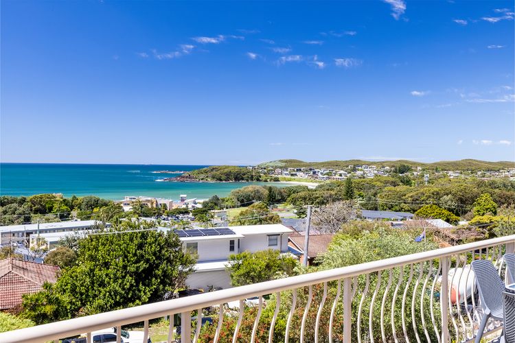 10 Garuwa Street – Fabulous Fingal Bay water views
