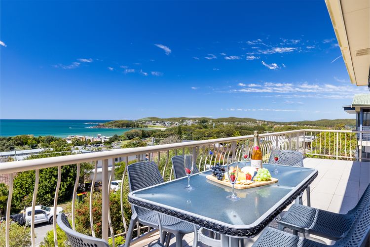 10 Garuwa Street – Fabulous Fingal Bay water views