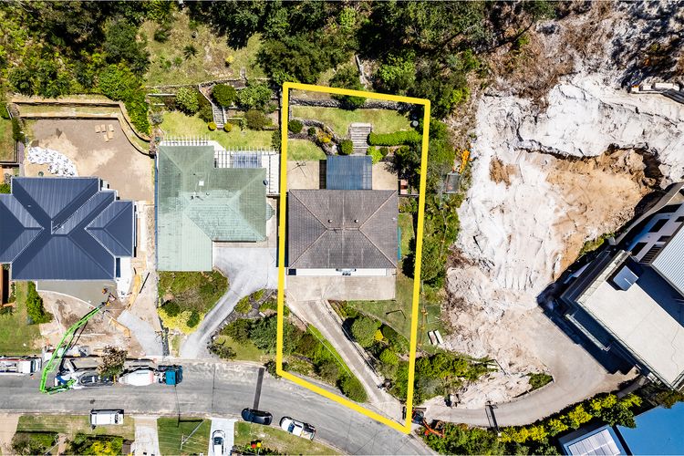 10 Garuwa Street – Fabulous Fingal Bay water views