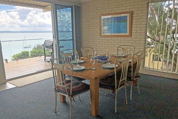 Classic View 1, 1/49 Victoria Parade – panoramic water views, aircon and WIFI