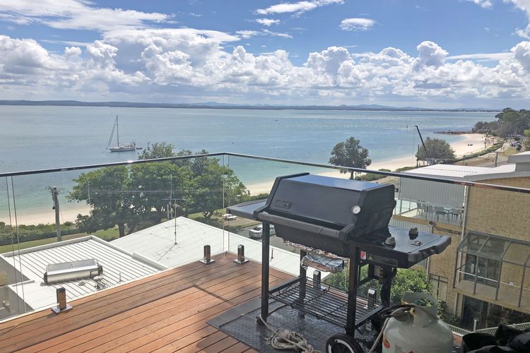 Classic View 1, 1/49 Victoria Parade – panoramic water views, aircon and WIFI