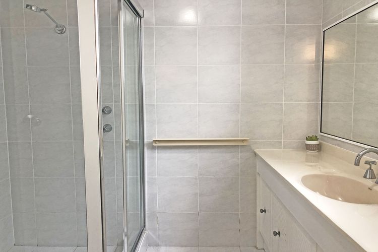 Classic View 1, 1/49 Victoria Parade – panoramic water views, aircon and WIFI