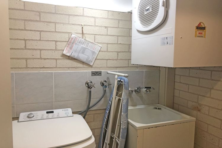 Classic View 1, 1/49 Victoria Parade – panoramic water views, aircon and WIFI
