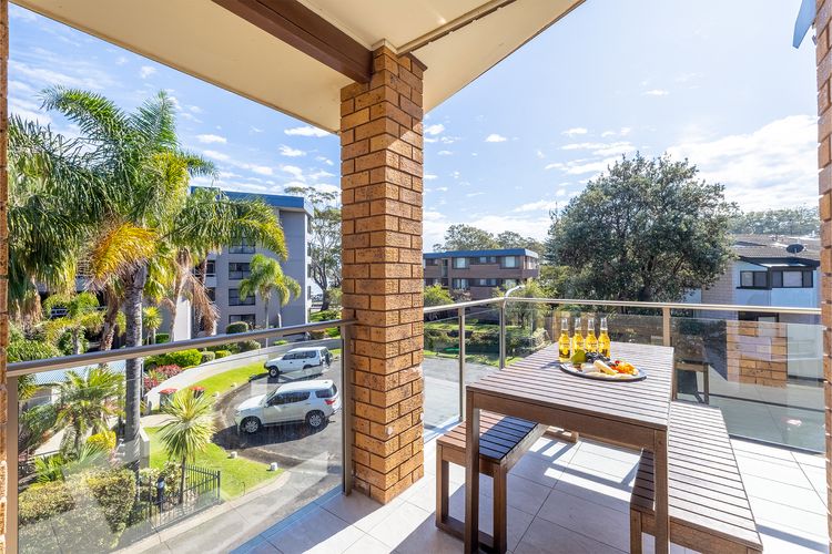 Columbia Views, 2/9 Columbia Close – Aircon, WIFI, Netflix, Views & Boat Parking