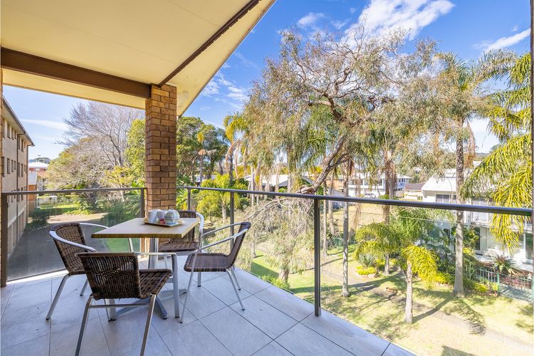 Columbia Views, 2/9 Columbia Close – Aircon, WIFI, Netflix, Views & Boat Parking