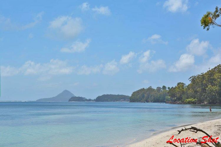 Corlette Waterfront, 2/44 Danalene Parade – Waterfront Luxury, WIFI, Aircon, Boat Parking