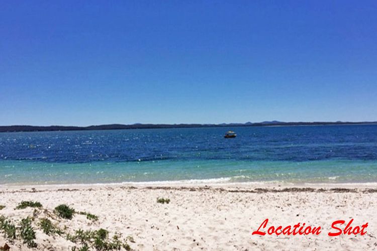 Corlette Waterfront, 2/44 Danalene Parade – Waterfront Luxury, WIFI, Aircon, Boat Parking