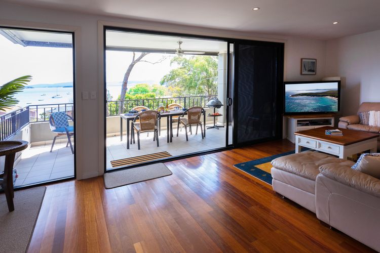 Cossies at Corlette – Stunning views & Beach access