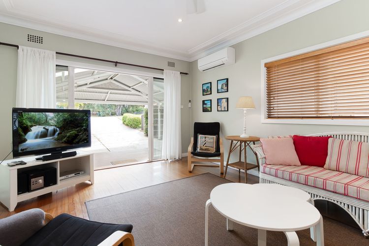 Dutchies Haven, 11 Christmas Bush Ave – Pet friendly, large enclosed yard, air con and Wi-Fi