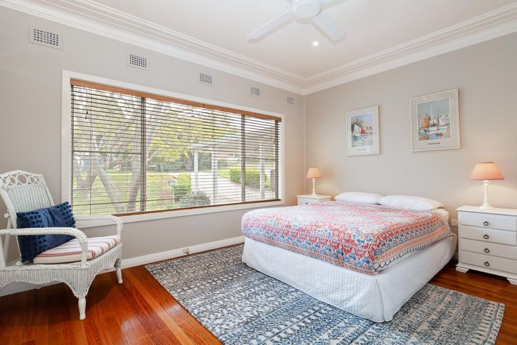 Dutchies Haven, 11 Christmas Bush Ave – Pet friendly, large enclosed yard, air con and Wi-Fi