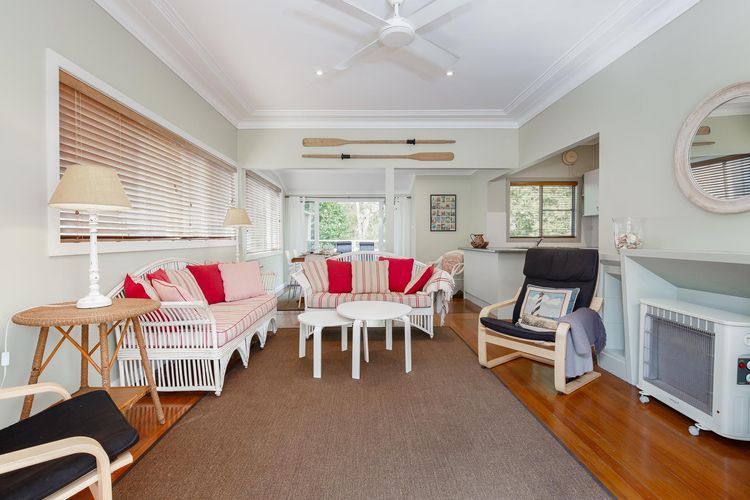 Dutchies Haven, 11 Christmas Bush Ave – Pet friendly, large enclosed yard, air con and Wi-Fi