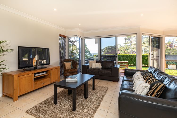 Dutchies Vista, 1/45 Christmas Bush Ave – Ground floor duplex with stunning water views and close to the beach