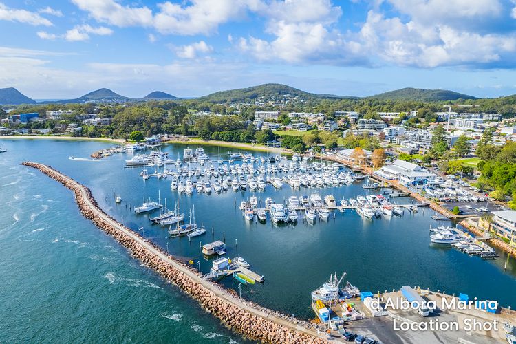 Dutchies Vista, 1/45 Christmas Bush Ave – Ground floor duplex with stunning water views and close to the beach