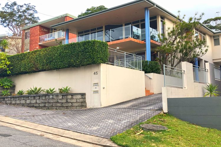 Dutchies Vista, 1/45 Christmas Bush Ave – Ground floor duplex with stunning water views and close to the beach