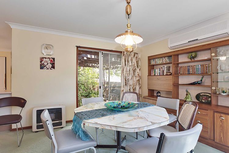 Evan’s Retreat, 5 Sandy Point Road – cottage across the road from Sandy Point Beach