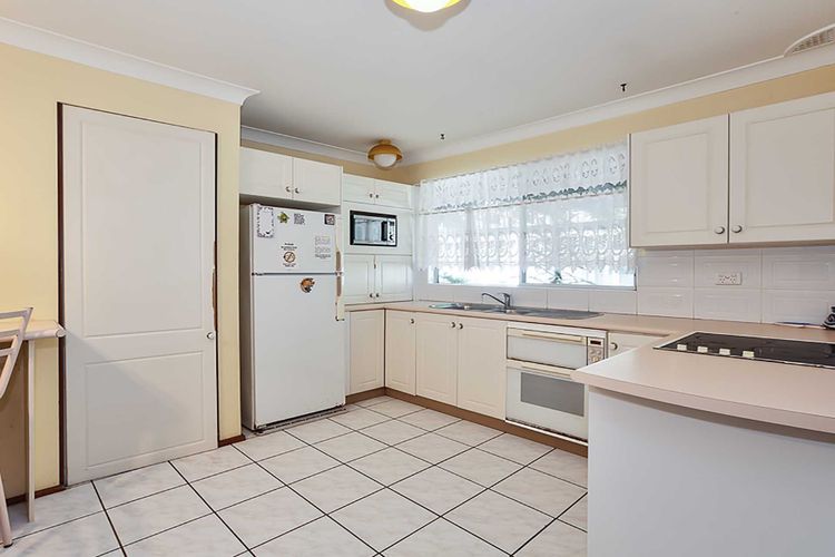 Evan’s Retreat, 5 Sandy Point Road – cottage across the road from Sandy Point Beach