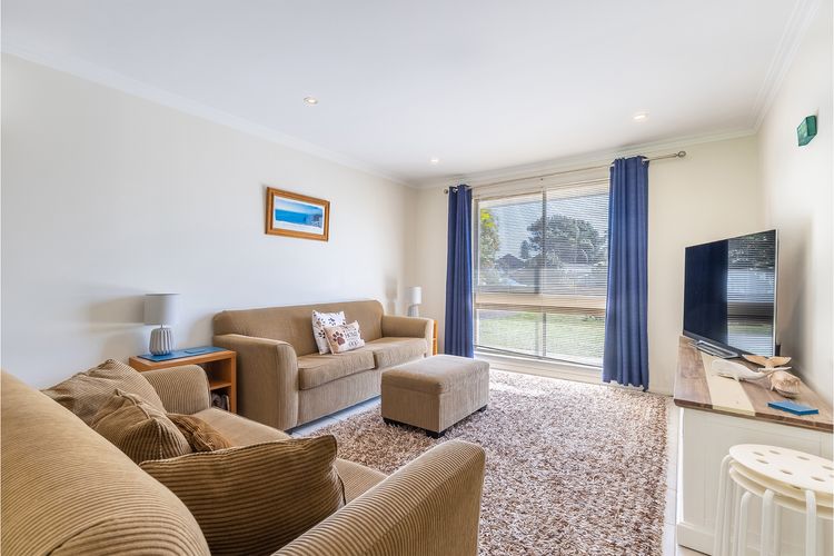 Happy Tails , 55 Pantowora Street – pet friendly, air conditioned