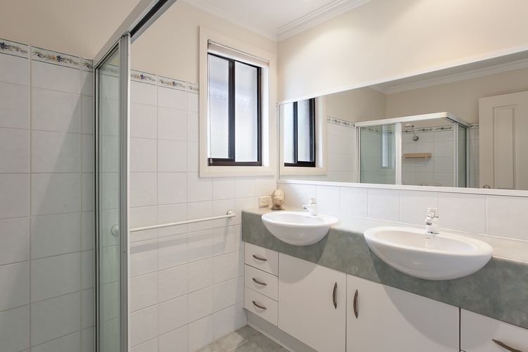 Happy Tails , 55 Pantowora Street – pet friendly, air conditioned