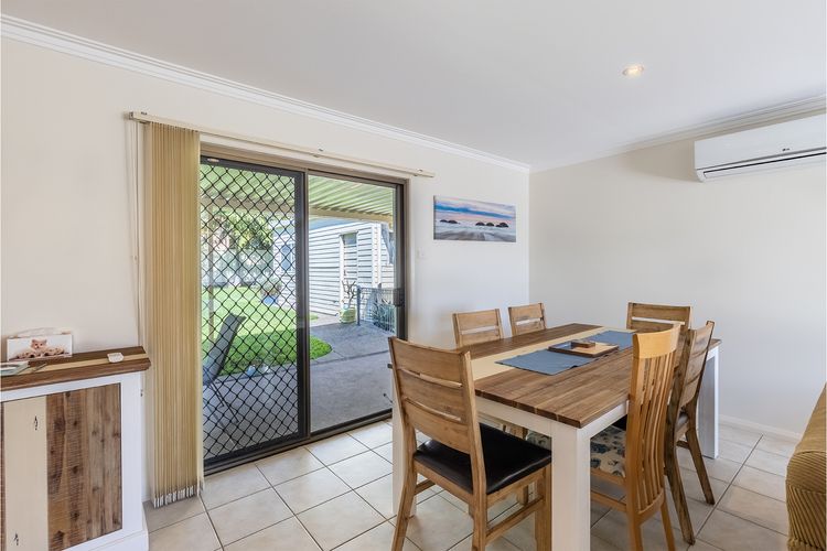 Happy Tails , 55 Pantowora Street – pet friendly, air conditioned