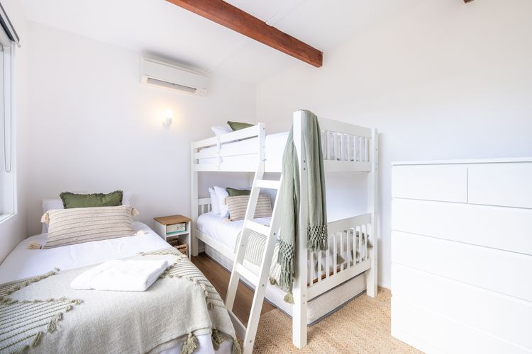 The Jacaranda, 3 Achilles St Pet Friendly, Air Con, Wi-Fi, Boat Parking