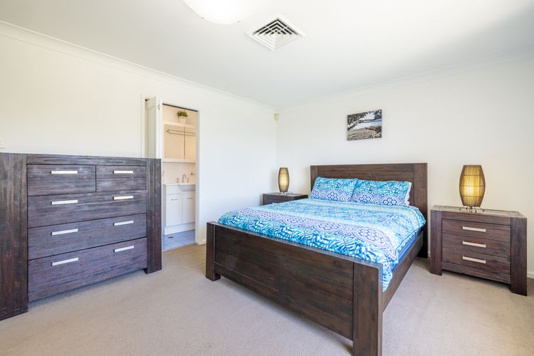 Kallaroo, 3 Kallaroo Street- great house with views, pool, WIFI and aircon