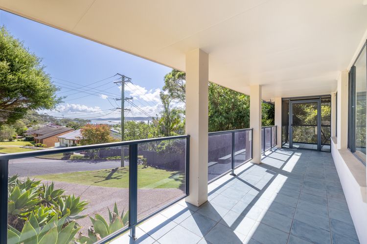 Kallaroo, 3 Kallaroo Street- great house with views, pool, WIFI and aircon