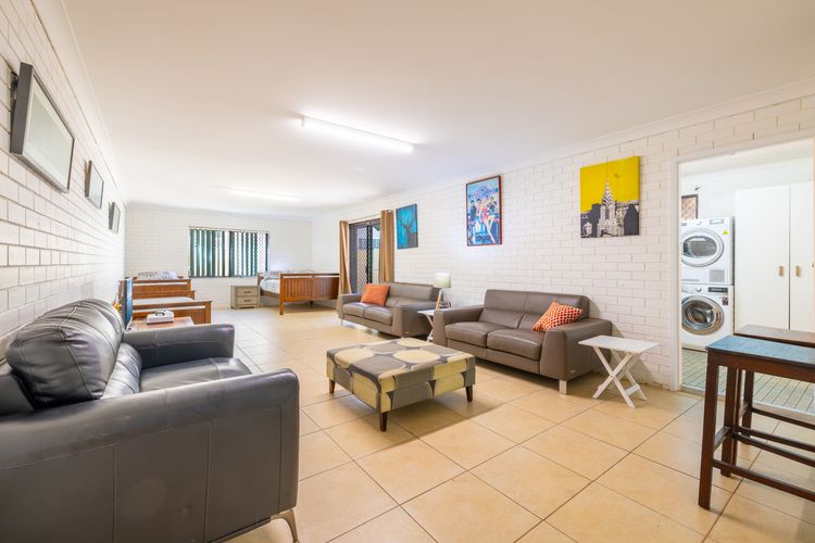 Kallaroo, 3 Kallaroo Street- great house with views, pool, WIFI and aircon