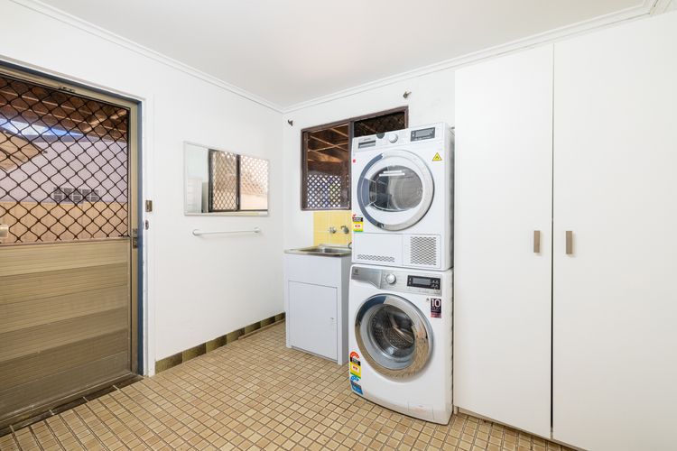 Kallaroo, 3 Kallaroo Street- great house with views, pool, WIFI and aircon