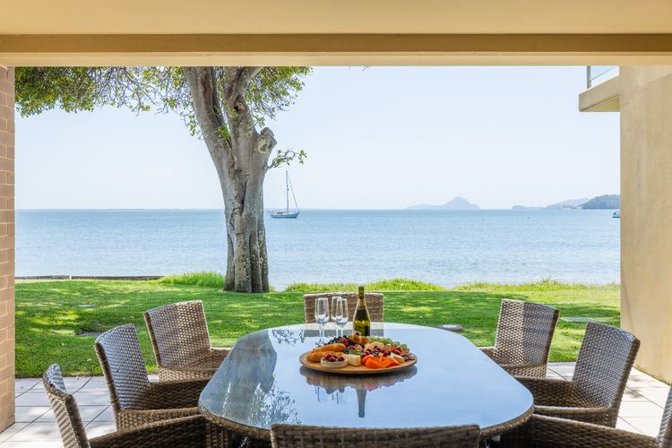 Kooyonga, 1/211 Soldiers Point Rd – waterfront, views linen, aircon