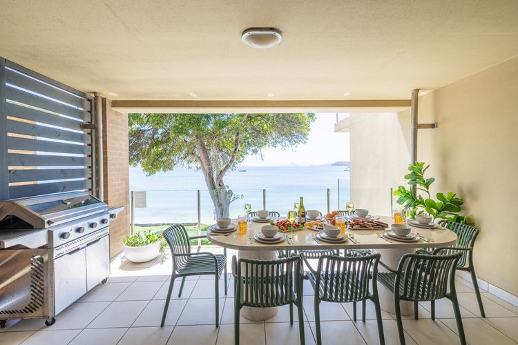 Kooyonga, 1/211 Soldiers Point Rd – waterfront, views linen, aircon