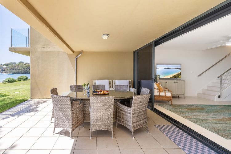 Kooyonga, 1/211 Soldiers Point Rd – waterfront, views linen, aircon