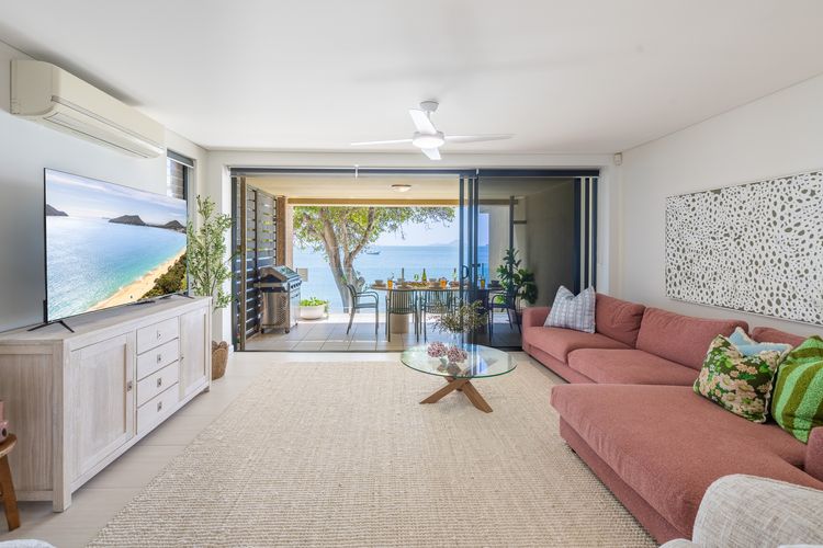 Kooyonga, 1/211 Soldiers Point Rd – waterfront, views linen, aircon