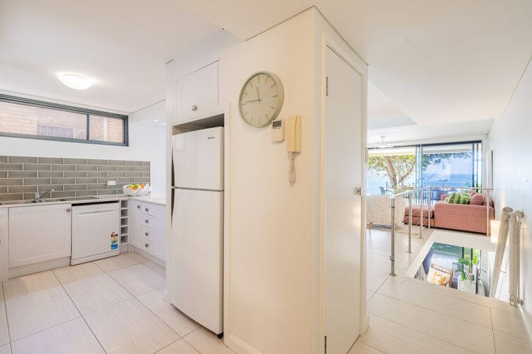 Kooyonga, 1/211 Soldiers Point Rd – waterfront, views linen, aircon