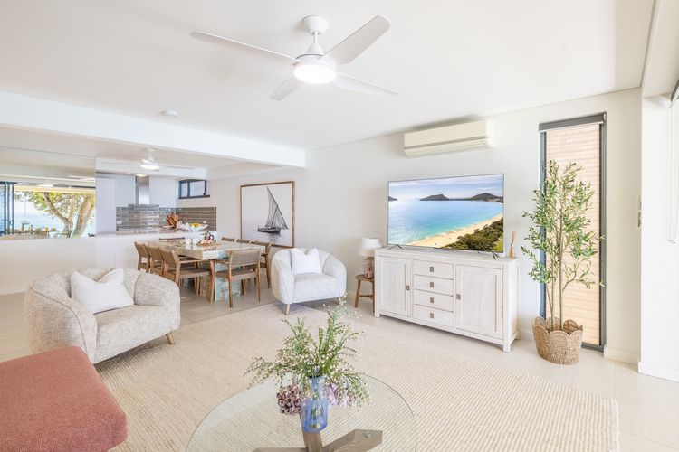 Kooyonga, 1/211 Soldiers Point Rd – waterfront, views linen, aircon