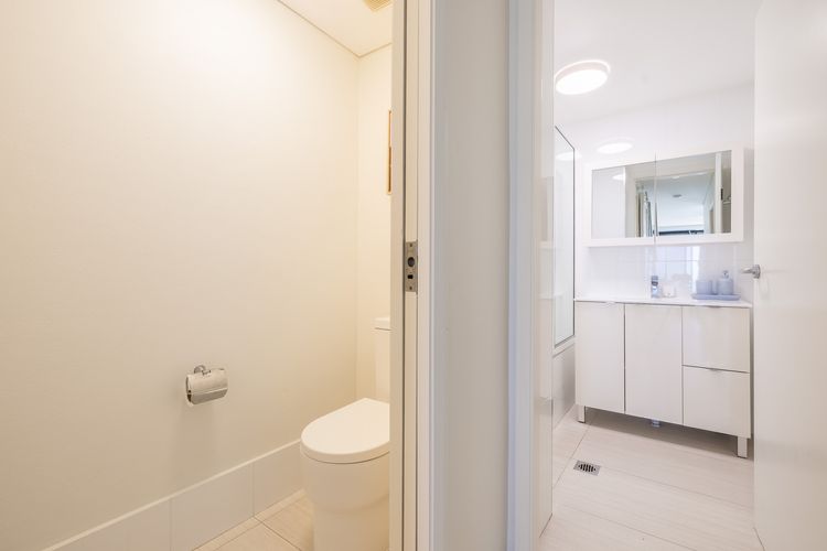 Kooyonga, 1/211 Soldiers Point Rd – waterfront, views linen, aircon