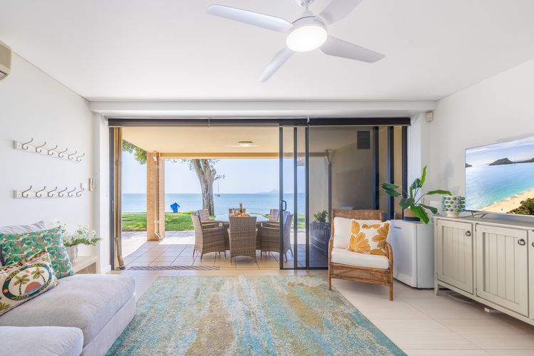 Kooyonga, 1/211 Soldiers Point Rd – waterfront, views linen, aircon