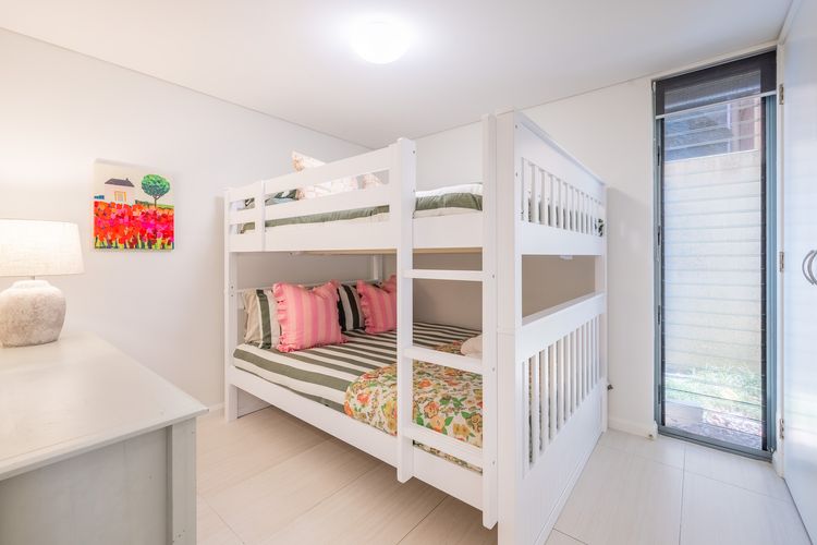 Kooyonga, 1/211 Soldiers Point Rd – waterfront, views linen, aircon