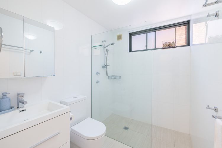 Kooyonga, 1/211 Soldiers Point Rd – waterfront, views linen, aircon