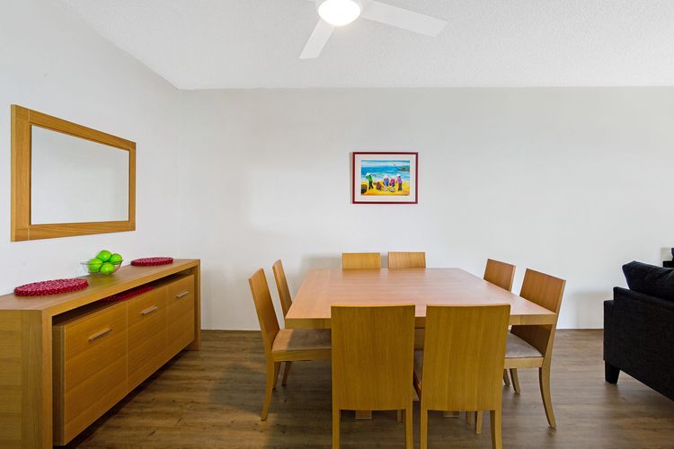 Kiah, 10/53 Victoria Parade – Stunning Views, AIRCON and Close to the Marina