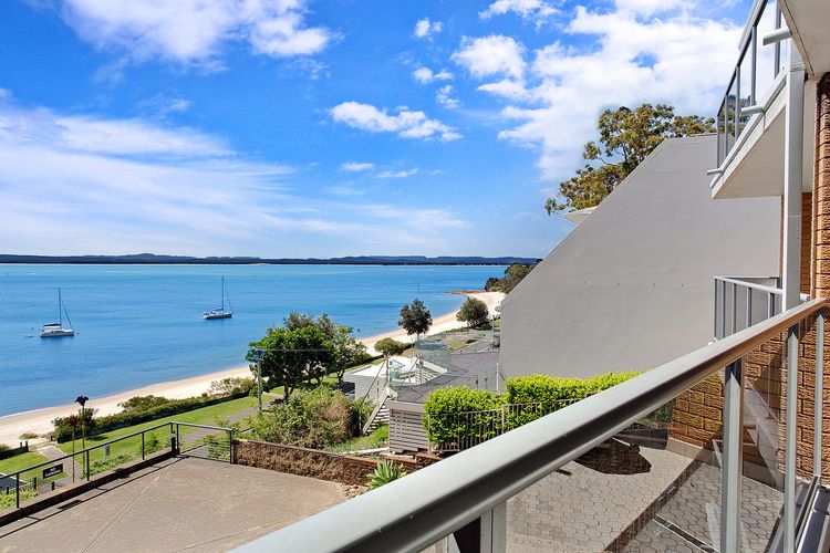 Kiah, 10/53 Victoria Parade – Stunning Views, AIRCON and Close to the Marina