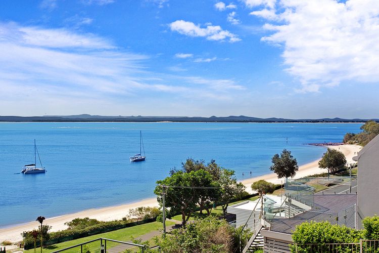 Kiah, 10/53 Victoria Parade – Stunning Views, AIRCON and Close to the Marina