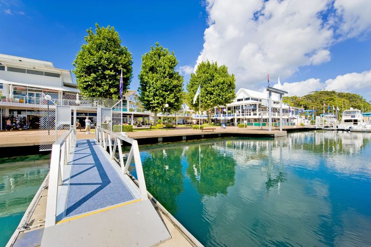 Kiah, 10/53 Victoria Parade – Stunning Views, AIRCON and Close to the Marina