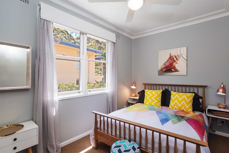 Little Beach House, 4 James Crescent – Little Beach with air con, WiFi and boat parking