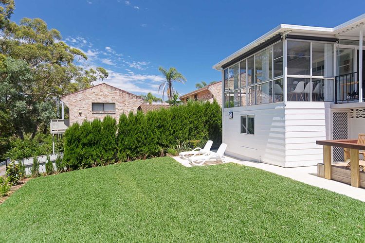 Little Beach House, 4 James Crescent – Little Beach with air con, WiFi and boat parking