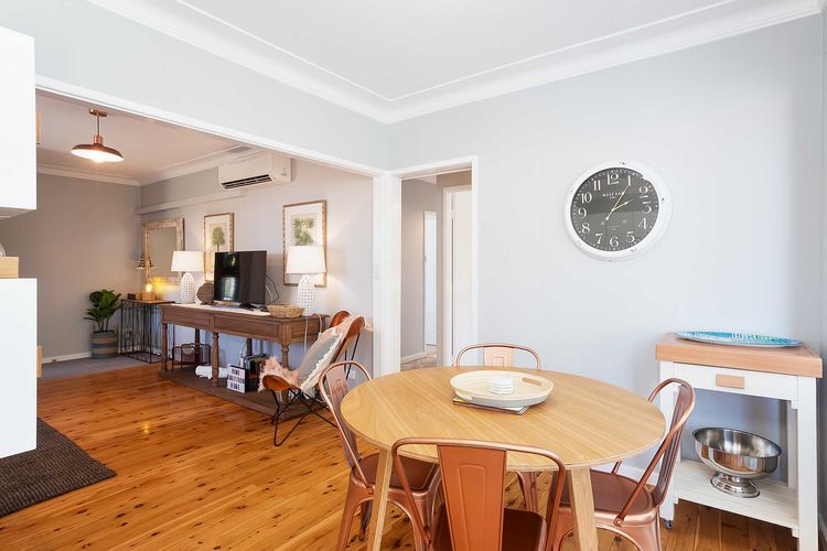 Little Beach House, 4 James Crescent – Little Beach with air con, WiFi and boat parking