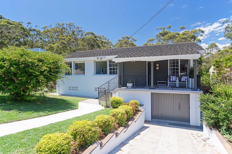 Little Beach House, 4 James Crescent – Little Beach with air con, WiFi and boat parking
