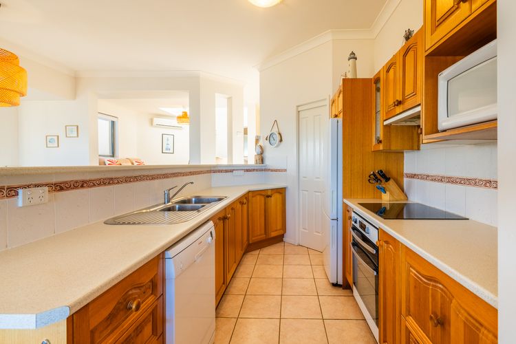 Ocean Views, 4 Ocean Street – Absolute Waterfront Retreat at Fishermans Bay