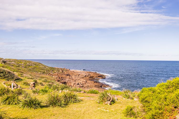 Ocean Views, 4 Ocean Street – Absolute Waterfront Retreat at Fishermans Bay