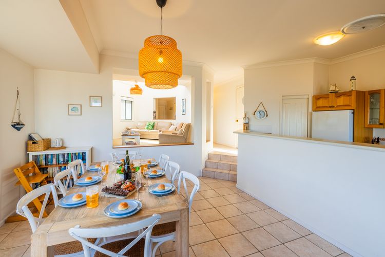 Ocean Views, 4 Ocean Street – Absolute Waterfront Retreat at Fishermans Bay
